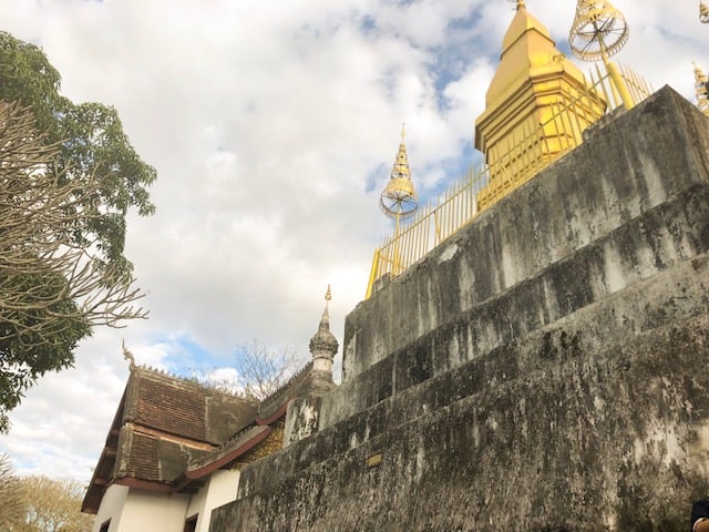 things to do in Luang Prabang, what to do in luang prabang, luang prabang temples, unesco, unesco world heritage, wat chom si, Mount Phousi, phousi, wat, gold tower