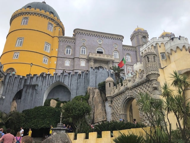 day trips from lisbon, pena palace, sintra, what to see in sintra, what to do in sintra, sintra tour, sintra castle, tour sintra, lisbon to sintra day trip, lisbon day trips, palacio de pena, pena palace, visit sintra, things to see in sintra, sintra day trip, lisbon to sintra, day trips from lisbon