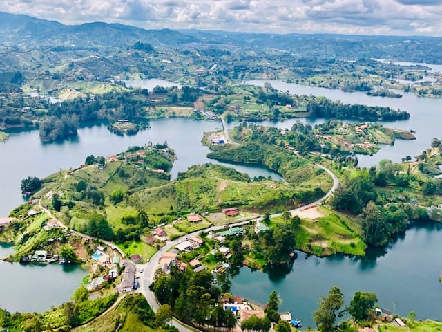 medellin, things to do in medellin, Guatapé, Guatape colombia, day trips from medellin, guatape, places to visit in colombia, colombia tourist attractions, day trips from medellin, colombia