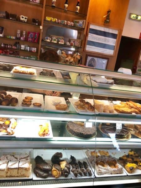 frigideira, braga, portugal, pastry, frigideiras do cantinho, places to eat in braga