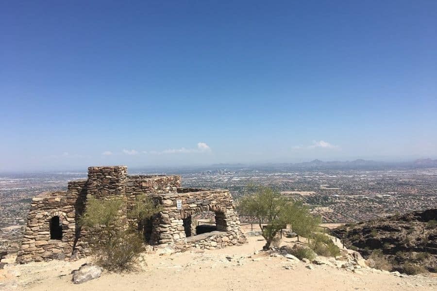 dobbins lookout, south mountain, winter in phoenix, phoeniz arizona in winter