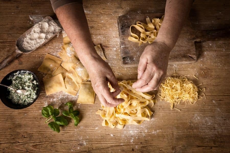 making pasta, make fresh pasta, online experience, virtual tour, virtual cooking class, airbnb virtual tour