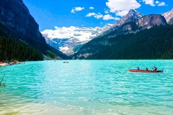 people kayaking on lake louise, things to do in banff canada, what to do in banff