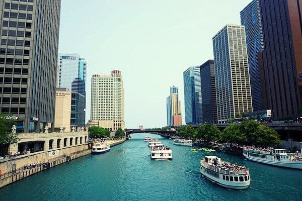 chicago river, chicago river cruise, chicago activities, stuff to do in chicago, free things to do in chicago, things to do in chicago at night, must do in chicago, top 10 things to do in chicago, 3 days in chicago, where to stay in chicago, best time to visit chicago, chicago itinerary 2 days, chicago 2 day itinerary, chicago itinerary, what to do in chicago for a weekend