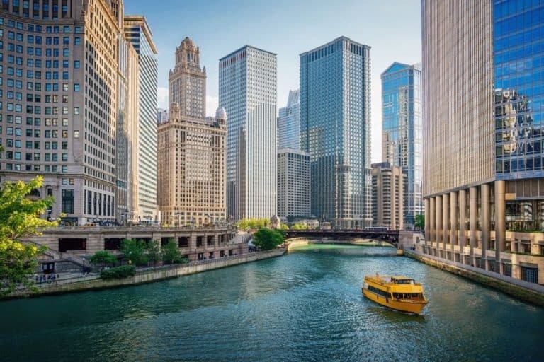 The 12 Best Places to Stay in Chicago: Areas & Accommodations