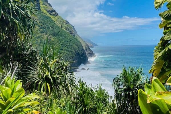 kalalau trail, best hikes in the us, hardest hikes in the us, best places to hike in the us, best hiking, best hiking in the us, most beautiful hikes in the us, best hiking trails, best hiking in the usa, best hiking places in the usa, best hiking trails in hawaii