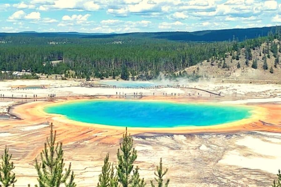 grand prismatic in yellowstone, planning a trip to yellowstone, 3 day itinerary yellowstone, yellowstone itinerary, yellowstone national park itinerary, 3 days in yellowstone