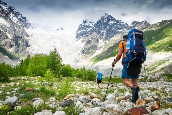The 16 Best Gifts for Hikers (2023 Buyer’s Guide)