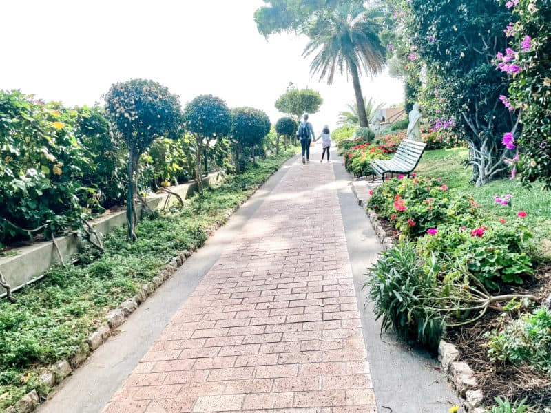 sidewalk through the garden, things to do in capri, 