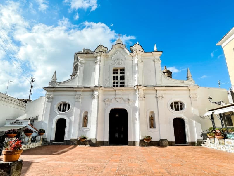 outside of church, clear blue skies, things do in capri, capri italy