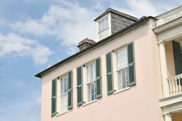 pink house in historic district, places in Charleston, best hotels in Charleston, where to stay in charleston sc, best place to stay in charleston sc, best places to stay in charleston sc
