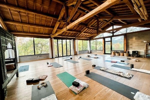 yoga studio, yoga vacations, yoga breaks