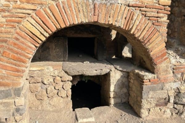 house of the oven, visti pompeii