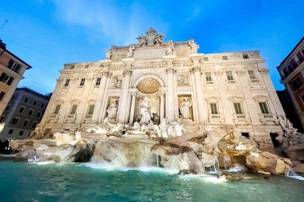 trevi fountain in the evening, rome in one day, Rome in a weekend, weekend in rome, itinerary for rome