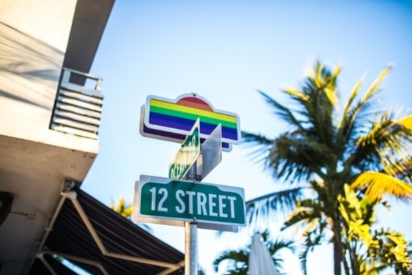 street signs in miami, best places to stay in miami