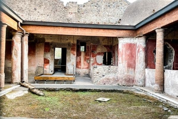 entrance to a pompeii home, pompeii and herculaneum, pompeii guided tour, pompeii museum, a day in pompeii