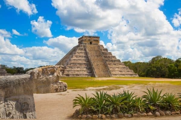 mayan ruins, chichan itza, day trips from cancun, family activities in cancun