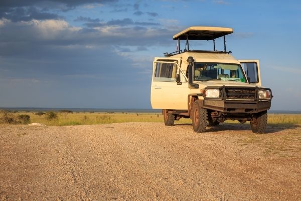 safari car, serengeti safari tour