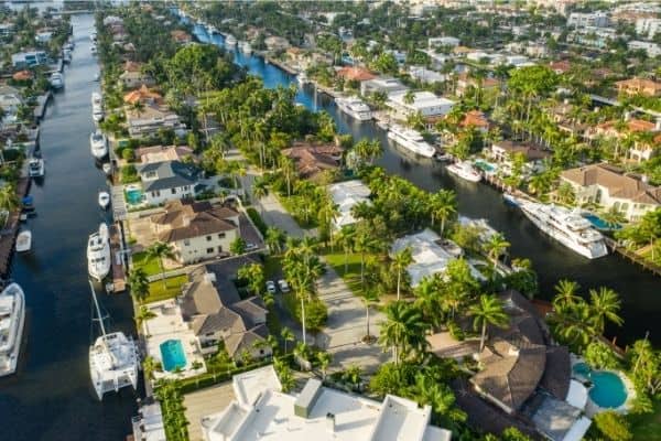 luxury homes and apartments in fort lauderdale, boats in the canal