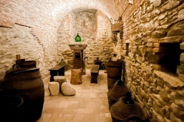 wine cellar castle ramazzano