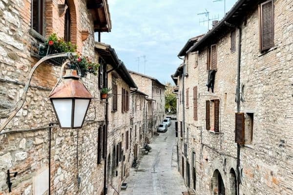 cobbestone streets in gubbio, gubbio fans 