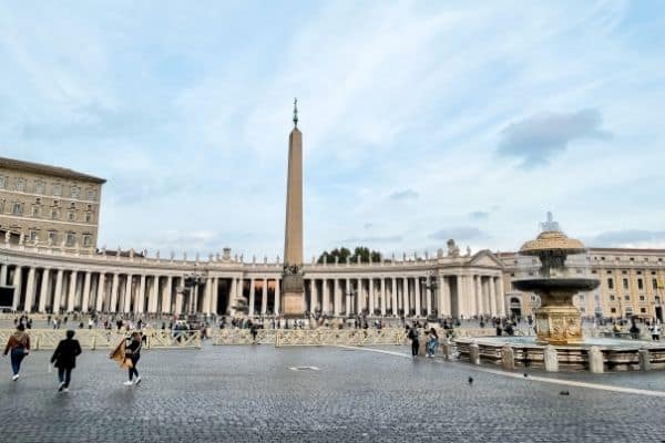 st peter's square, saint peter, vatican tour 
