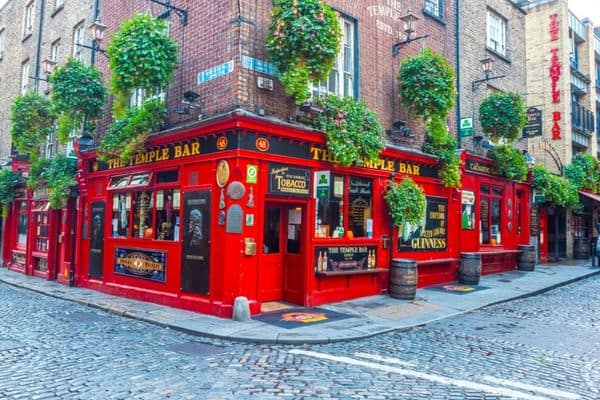 temple bar, places to stay in dublin ireland