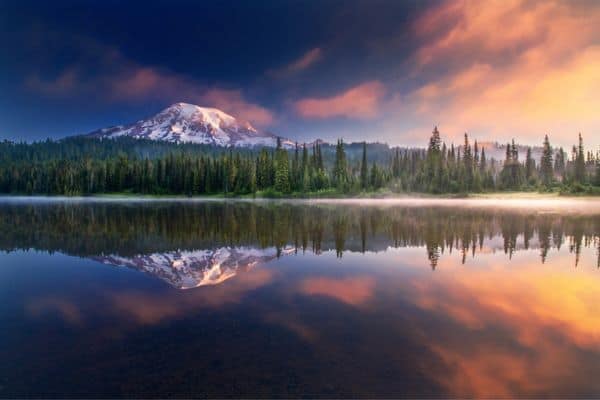 sunset over mt rainier and nearby lake, seattle to mount rainier national park, mount rainier national 