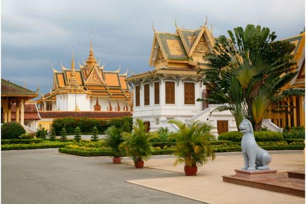 outside of royal palace, golden temples, white temples with gold roofs